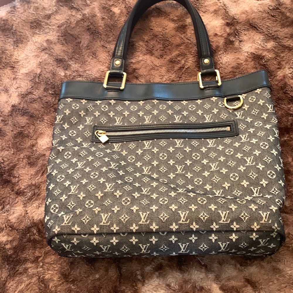 Beautiful black and white Luis Vuitton bag